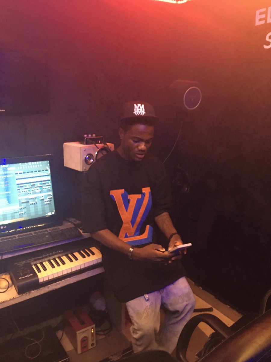 XXIIbaby01's tweet photo. XXIIbaby:Argentina STUDIO SESSION)๐ต๐๏ธ๐ง
New single Cooking ๐ฅ๐๐
Where All The Baby's ๐๏ธ y'all get your SPEAKERS ๐ ready
KEEP STREAMING THE BABY ๐ผ ๐ง๐ฏ๐ต๐
๐โ
๐โฐ๐๐โฌ๏ธ
#music #newmusic #thebaby #musicians #fyp #amapiano #XXIIbaby @davido @mavoswago https://t.co/PlARngn5Kv
