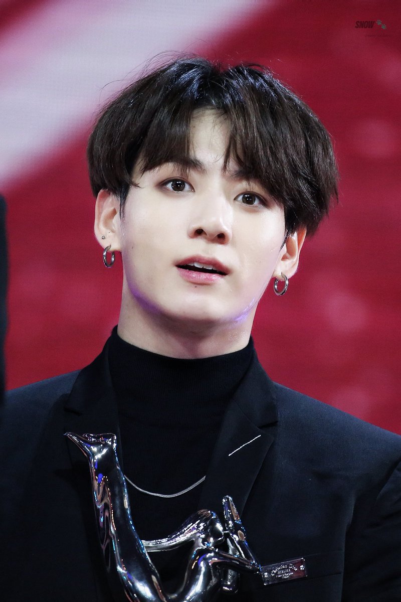 SNOW.🐾 tweet media