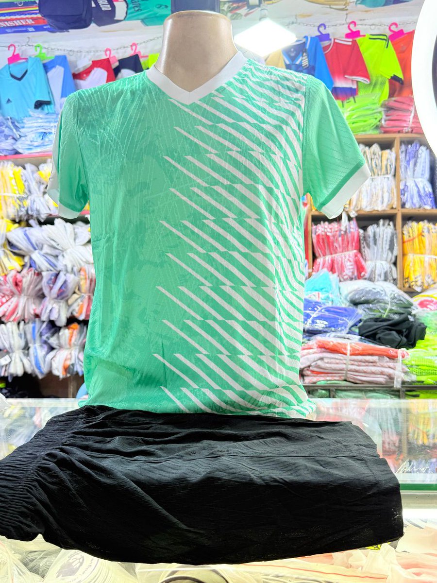 Sportswarehouse's tweet photo. Original plain kits at affordable prices..#jersey4sale #foryou #foryoupage #viral https://t.co/foyjlmP6i6