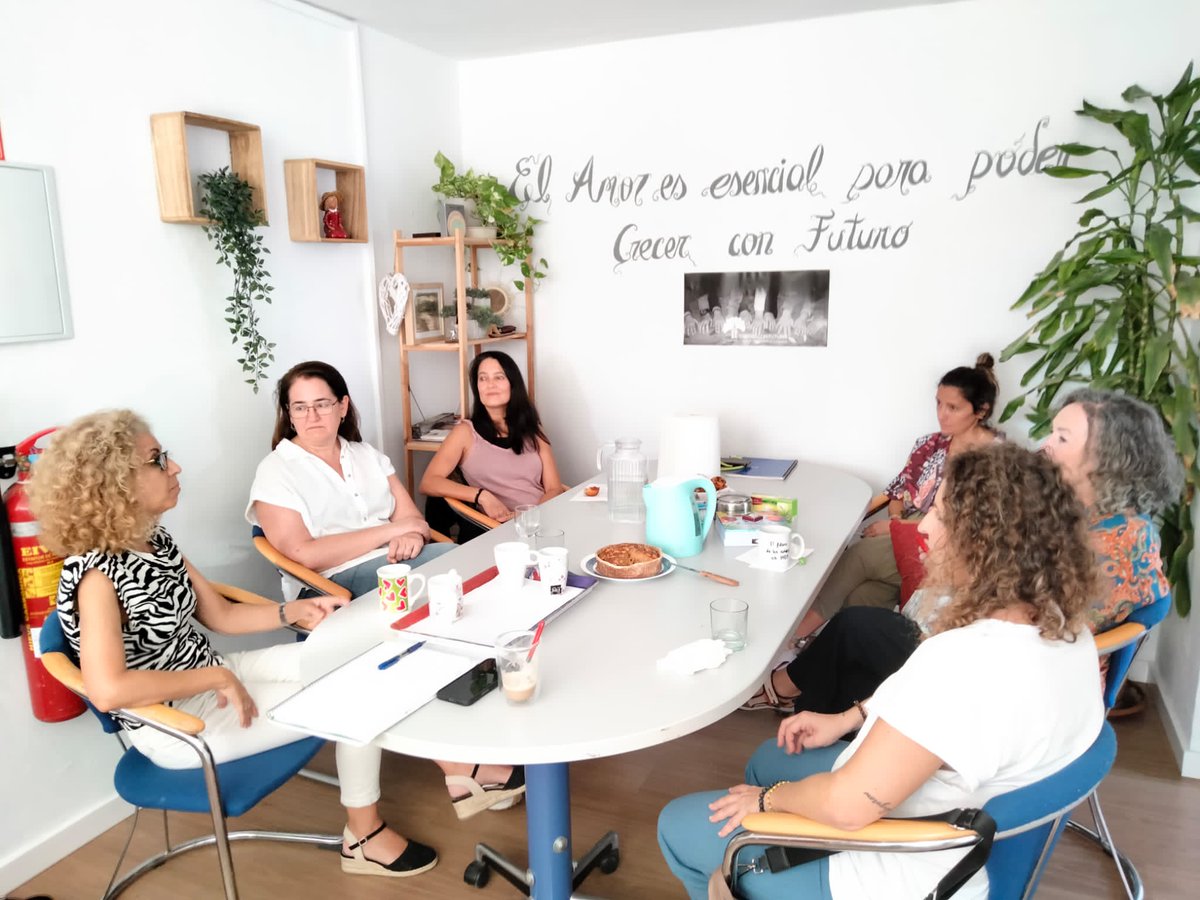 Cada familia que acompaña forma parte de una red que crece con ellas💚.

En Crecer con Futuro celebramos una nueva sesión de apoyo mutuo con nuestras #FamiliasColaboradoras en la que compartimos cómo están evolucionando nuestros chicos y chicas, reflexionamos y avanzamos juntas.