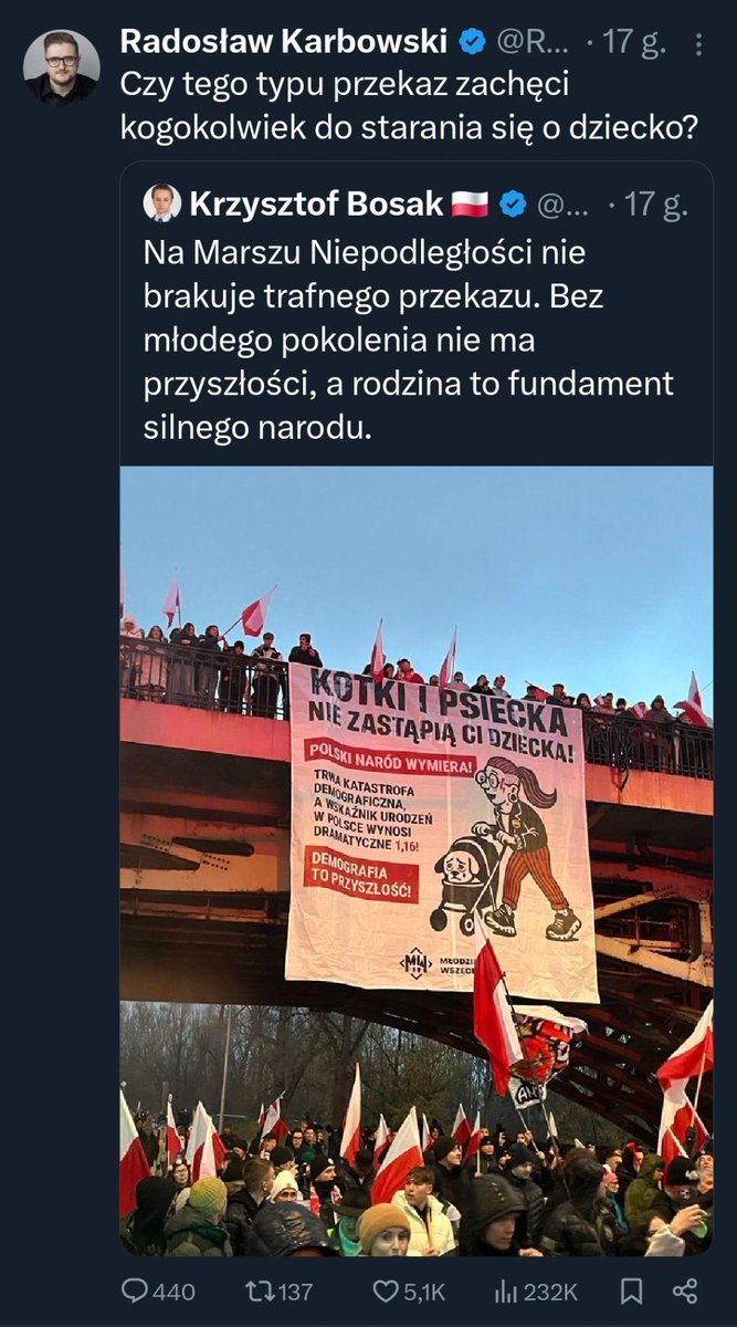 Pojawiło się sporo tego typu pytań, więc odpowiadam zbiorczo:
Nie, nie łudzimy się, że ludzie, którzy świadomie przyjęli pogląd, iż nie warto mieć dzieci, zmienią zdanie dzięki naszemu transparentowi. Istnieje jednak szansa, że młode pokolenie zacznie powtarzać to chwytliwe