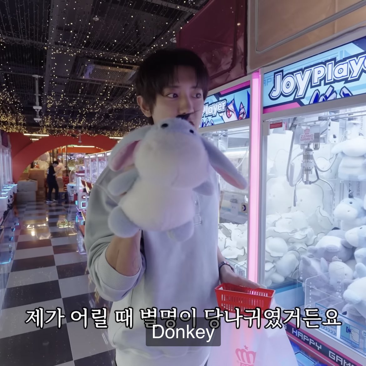 oshcuddles's tweet photo. Chanyeol said when he was a kid his nickname was “Donkey.” 🥹 https://t.co/LX9p2OwooI