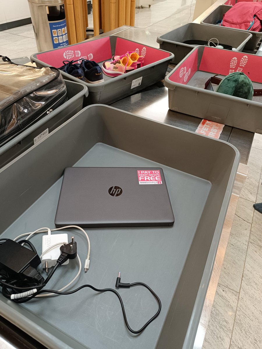 Ravipanapur's tweet image. When there&apos;s no choice for reliable news, or rather information, you have to pay. PAY TO KEEP NEWS FREE &amp;amp; keep yourself informed. 
Sadly every 2nd person you meet are either ill informed or ignorant about facts and reality. @newslaundry @AbhinandanSekhr  @MnshaP @nlhindi