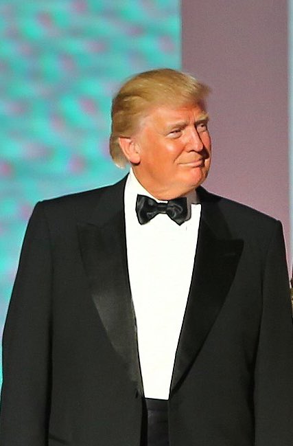 قريباً جداً .. 
ستسافر قطعة من قلوب السعوديين إلى الولايات المتحدة الأمريكية 🇺🇸.
عزيزتي أمريكا  .. 
أنت لن تستقبلي فرداً واحداً .. 
بل ستستقبلين شعباً كاملاً 🇸🇦 .
#زيارة_ولي_العهد_إلى_أمريكا