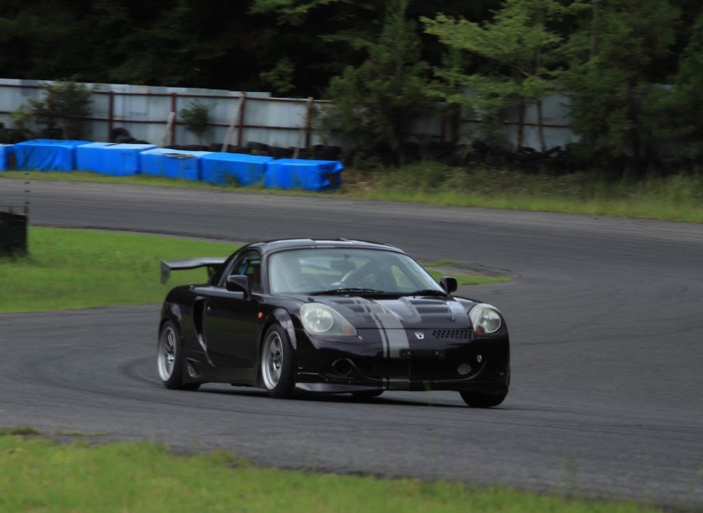 俺も今年1回もエンジンかけてないMR-S整備しよ…（車がかわいそう）