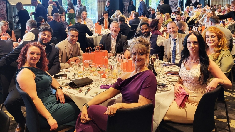 PB_mag's tweet image. Made for Trade and the Korniche brand have done it again. Fresh from Doncaster Racecourse on 25 October, the MFT team are celebrating two more National Fenestration Awards. 

Read more - bit.ly/4oQsDPD
#glazing #awards #tradespeople