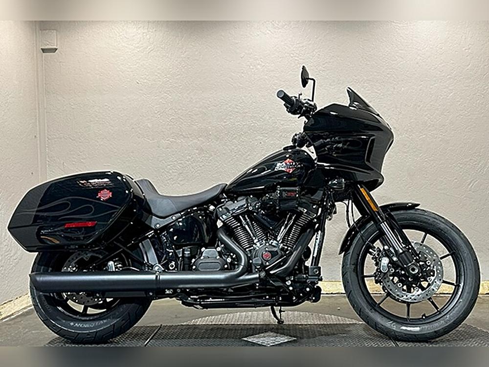 SoundHarley's tweet photo. 2025 Harley-Davidson 2025 Harley-Davidson Low Rider ST Midnight Firestorm - Black Finish 5miles
 visit our website for more details: https://t.co/GMLCnfy7v2 
or call 360 454 5000 https://t.co/dnkt6whibf