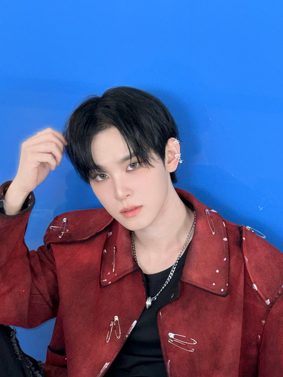XODIAC_MEMBERS's tweet photo. [#현식] 

쇼챔 끝!!!! ✌🏻😬✌🏻 쏘블리 고마워 🫶🏻

#XODIAC #소디엑 #HYUNSIK #현식 https://t.co/TNiSaLeqHn