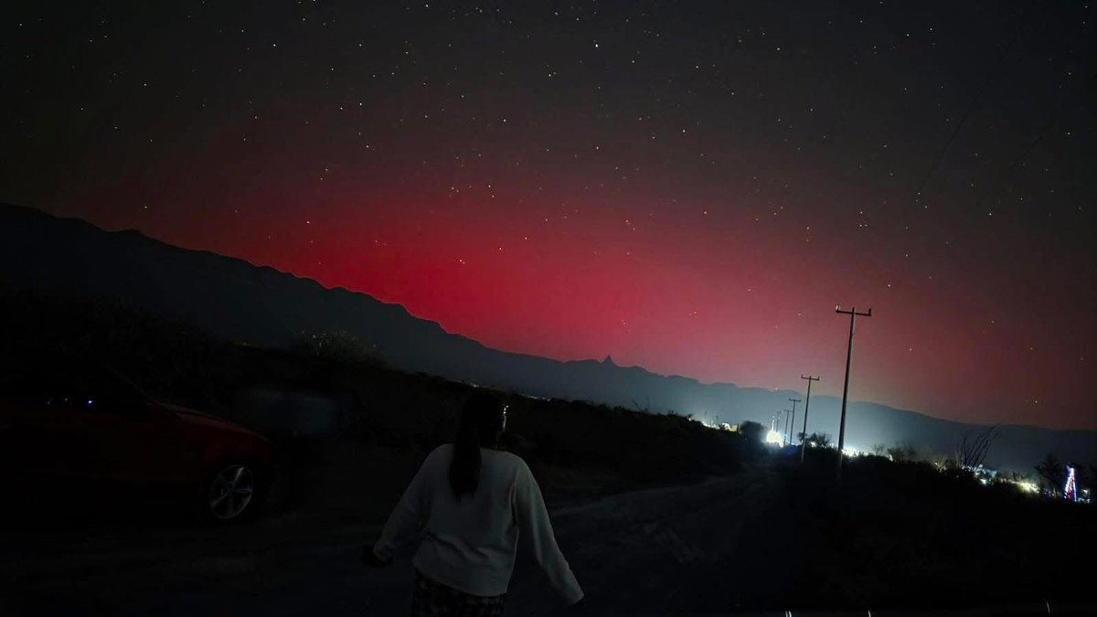 InformaCosmos's tweet image. Auroras captadas desde García, Nuevo León. ¡Se pueden ver a simple vista! 🤯

Créditos: Sociedad Astronómica de Nuevo León
