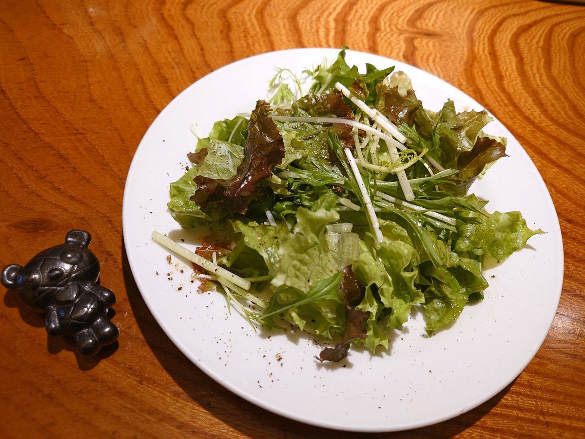 C7Ln4b's tweet image. 今日のランチは築地で
パスタ🍝です

ベーコンと小松菜、チーズ
柚子胡椒のオイルベース
スパゲッティ🍝大盛

アルデンテの素晴しい茹でかげん
美味しいお店です

築地のら
050-5456-5913
東京都中央区築地7-11-13 
tabelog.com/tokyo/A1313/A1…