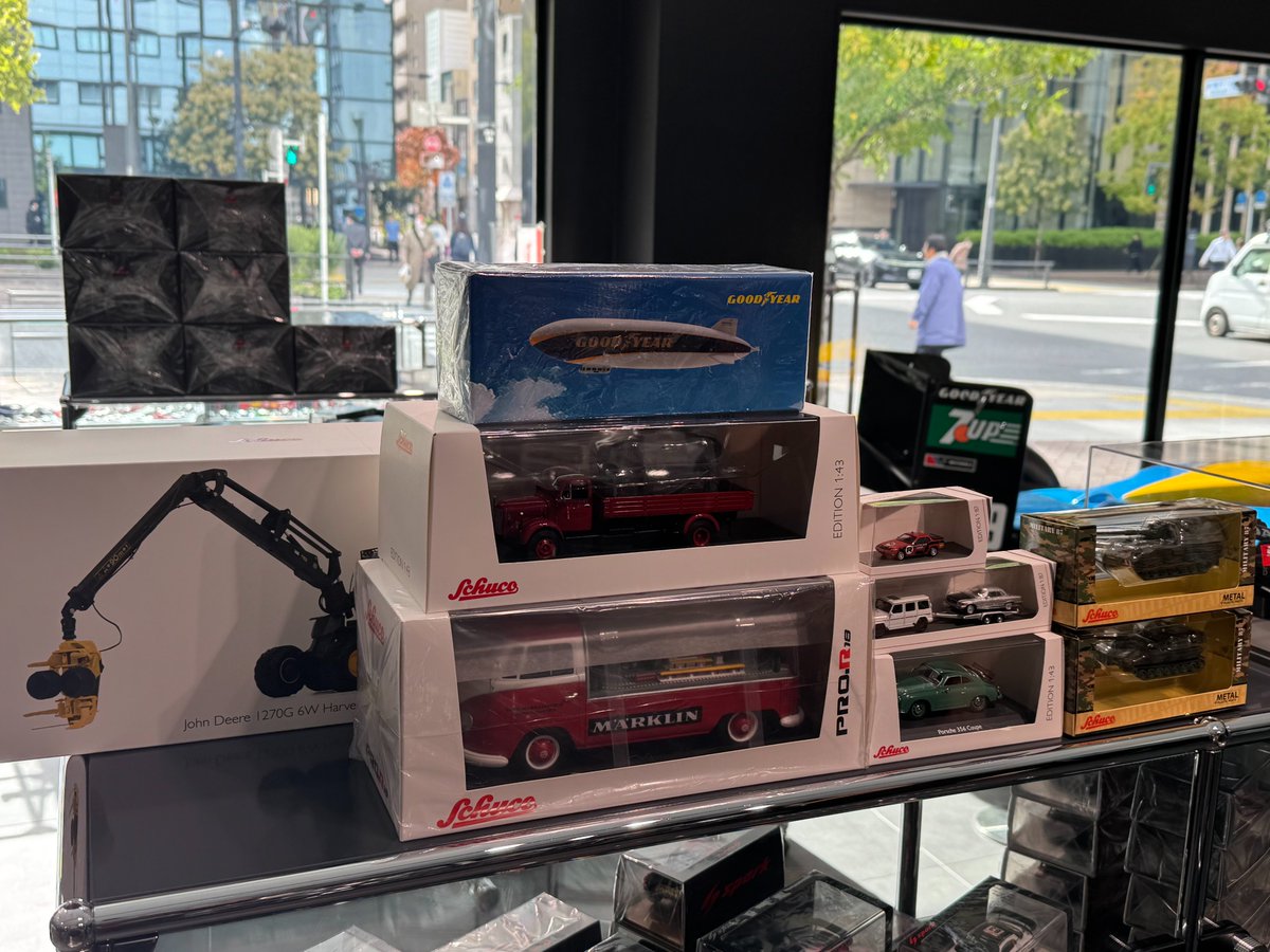 sparkmodeljapan's tweet image. 【New Items in store now】
本日、1/12スケールや1/18スケールといったビッグスケールモデルを中心に大量に新製品が入荷しました！
ぜひご来店ください。
#spark #schuco #looksmart