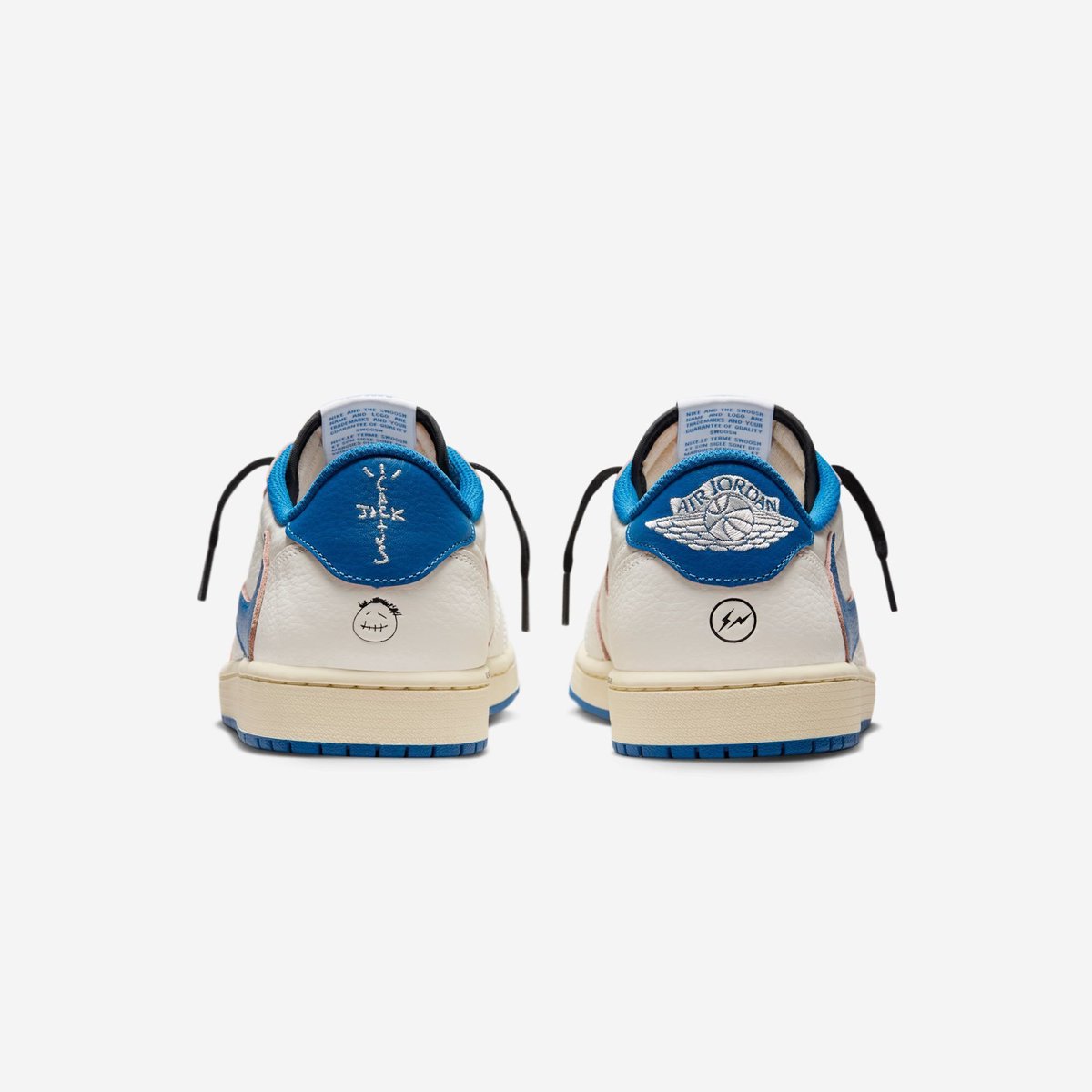 JustFreshKicks's tweet photo. Travis Scott x Fragment x Air Jordan 1 Low OG 🌵⚡️ 

• Full family sizing 
• 40,000 pairs 
• $155 USD 

Raffle coming soon on https://t.co/wzD4OXeztS https://t.co/K7rfijETRV