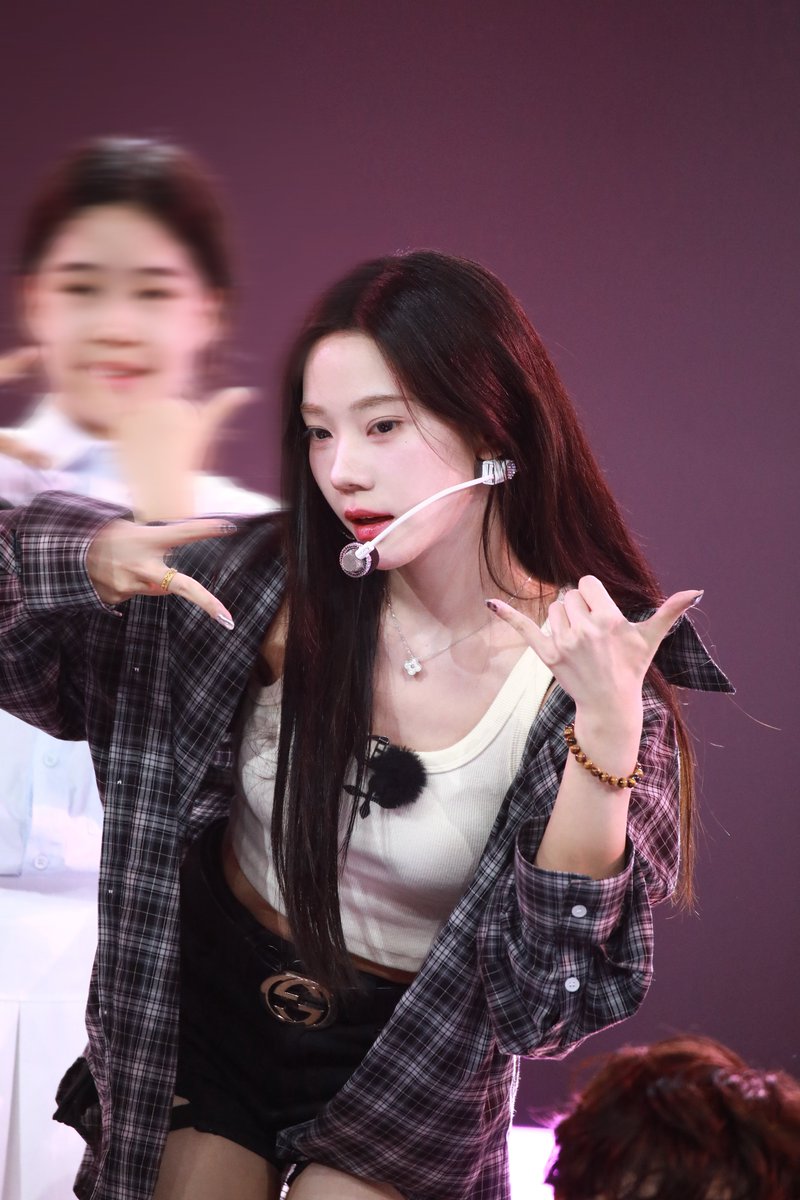 yuenings's tweet photo. zining rehearsal pics for #开始跳舞吧 #ReadyToDance3 ✨
#ZhangZining #张紫宁 #จางจื่อหนิง #장쯔닝 #开始跳舞吧3 https://t.co/FwEfVVu7pc