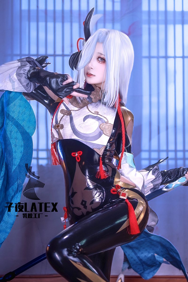 The latex version of Shen He is now available for immediate purchase!
Check out the images for close-up details!
#原神 #申鹤 #cosplay #latex