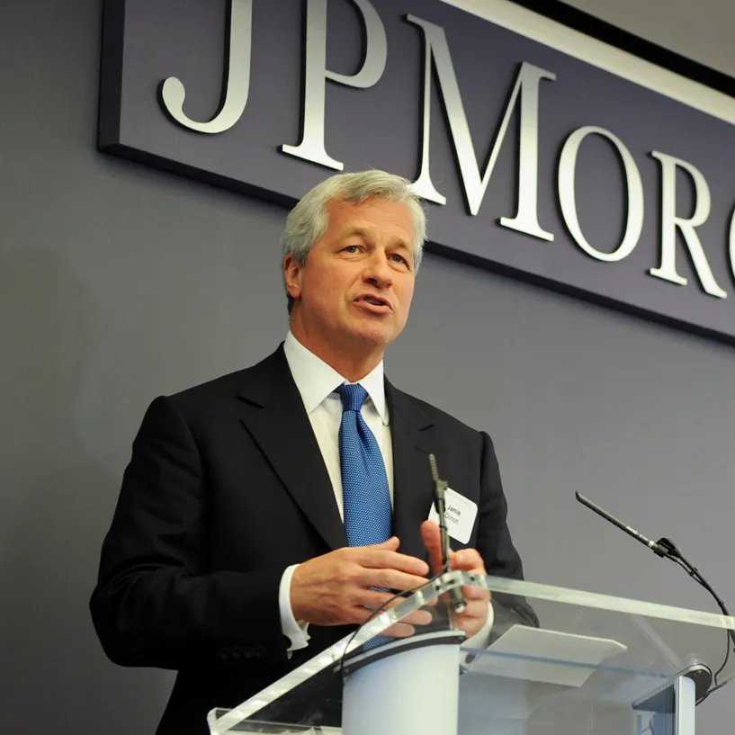 CryptooIndia's tweet photo. JUST IN: JPMorgan launches deposit token $JPM Coin on Base for 24/7 USD transfers. https://t.co/Cx7eyVKFVU