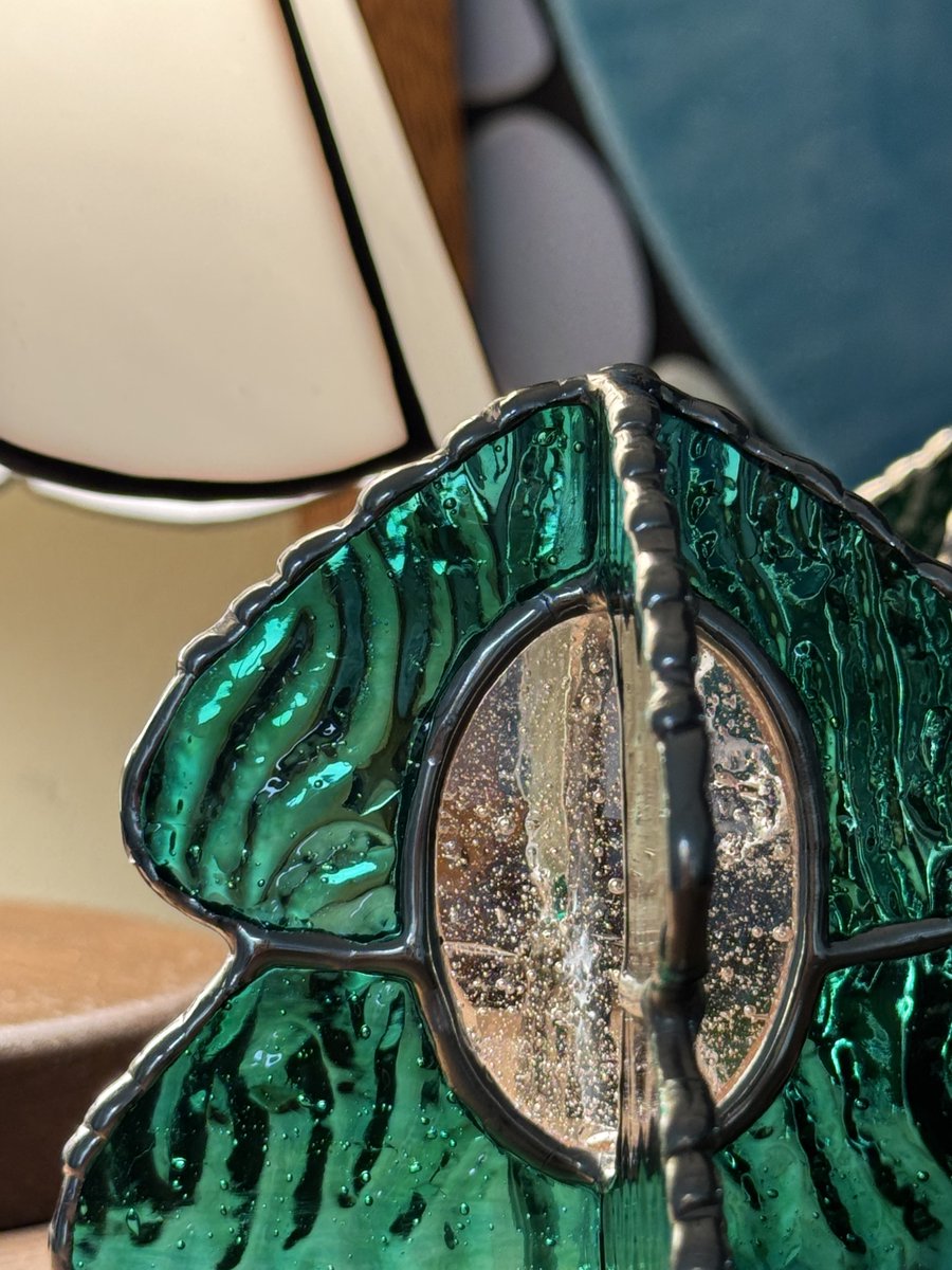 🎄 리트윗 + 팔로우 이벤트

반짝반짝 유리 𓂃 트리 오브제의 계절 ❄️ 이 트윗을 리트윗 + 팔로우해주신 분들 중 추첨을 통해 스테인드글라스로 만든 트리 오브제를 드립니다 :) 

✴︎ 기간 : ~11월 30일
✴︎ 발표 : 12월 2일

⊹ 𝘔𝘜𝘙𝘜𝘛𝘞𝘖𝘙𝘒𝘙𝘖𝘖𝘔 𝘚𝑡𝑎𝑖𝘯𝑒𝑑 𝘎𝘭𝑎𝑠𝑠 ⊹