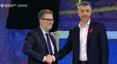 AzzurraBarbuto's tweet image. CECCHETTIN, IMPROBABILE MAESTRO DELL’EDUCAZIONE SENTIMENTALE

Gino Cecchettin ha assunto, agli occhi dei media, l’autorevolezza di un grande intellettuale.
Ci spiega cosa deve insegnare la scuola e cosa no, come devono parlare gli uomini, cosa devono cantare i rapper, come devono…