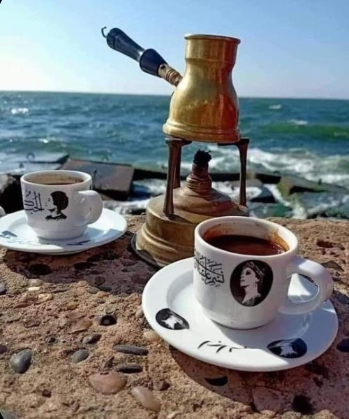 صباح الخير والسلام وراحة البال لهؤلاء 

الناجون صباحا من معاركهم التى لايعلم احدا عنها شئ ...

#صباح_الخيرᅠ 
#خواطرسمحه 💟