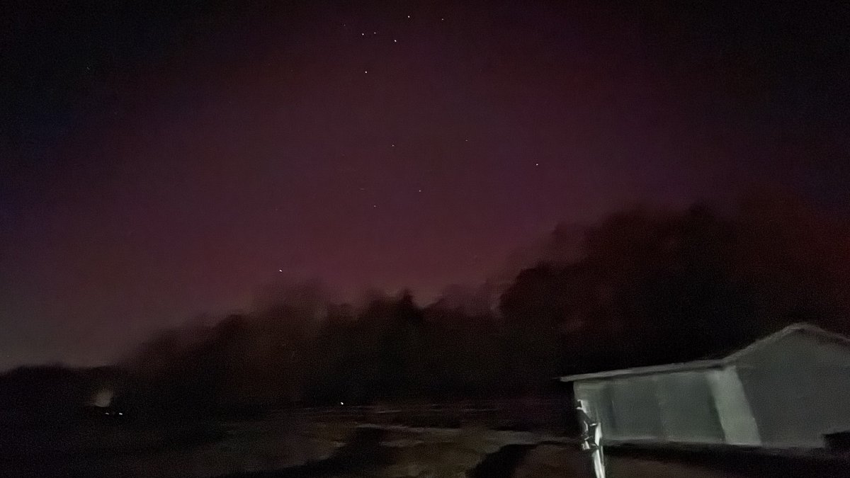 KO4TDA's tweet photo. I can’t believe I just took pictures of #Aurora in #Crossville, #Tennessee at about 11:44pm!  So excited!  So glad @TamithaSkov got the word out! https://t.co/4x7igpkxcN