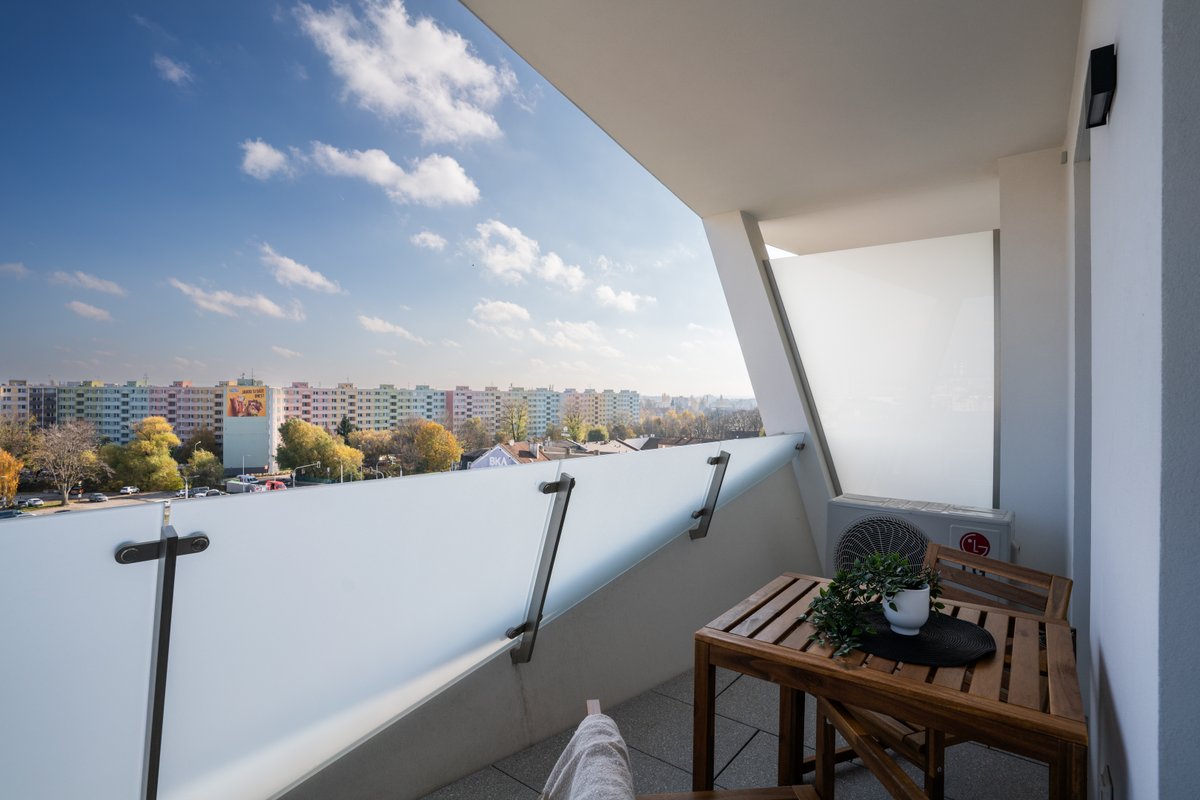 CifrMarek's tweet image. Díky všem, co tento vlak tlačíte s náma. Další hromada bytů dokončená a postupně obsazujeme nájemníky♥️