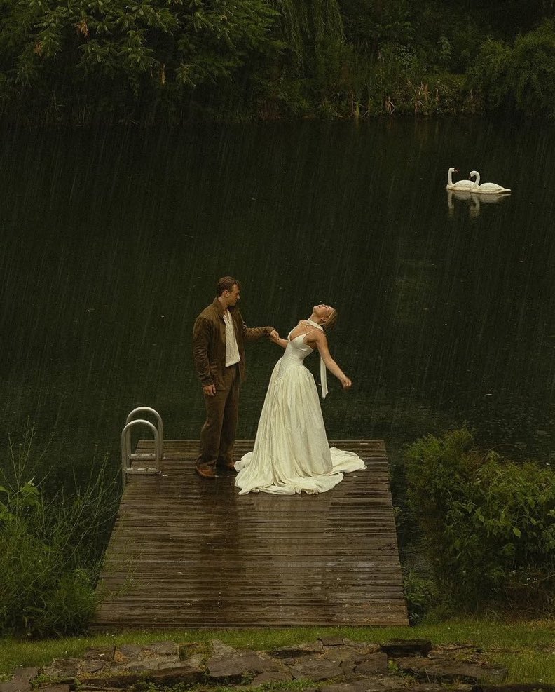 Bir insan bir insana, elbette yeterdi.

Sabahattin Ali