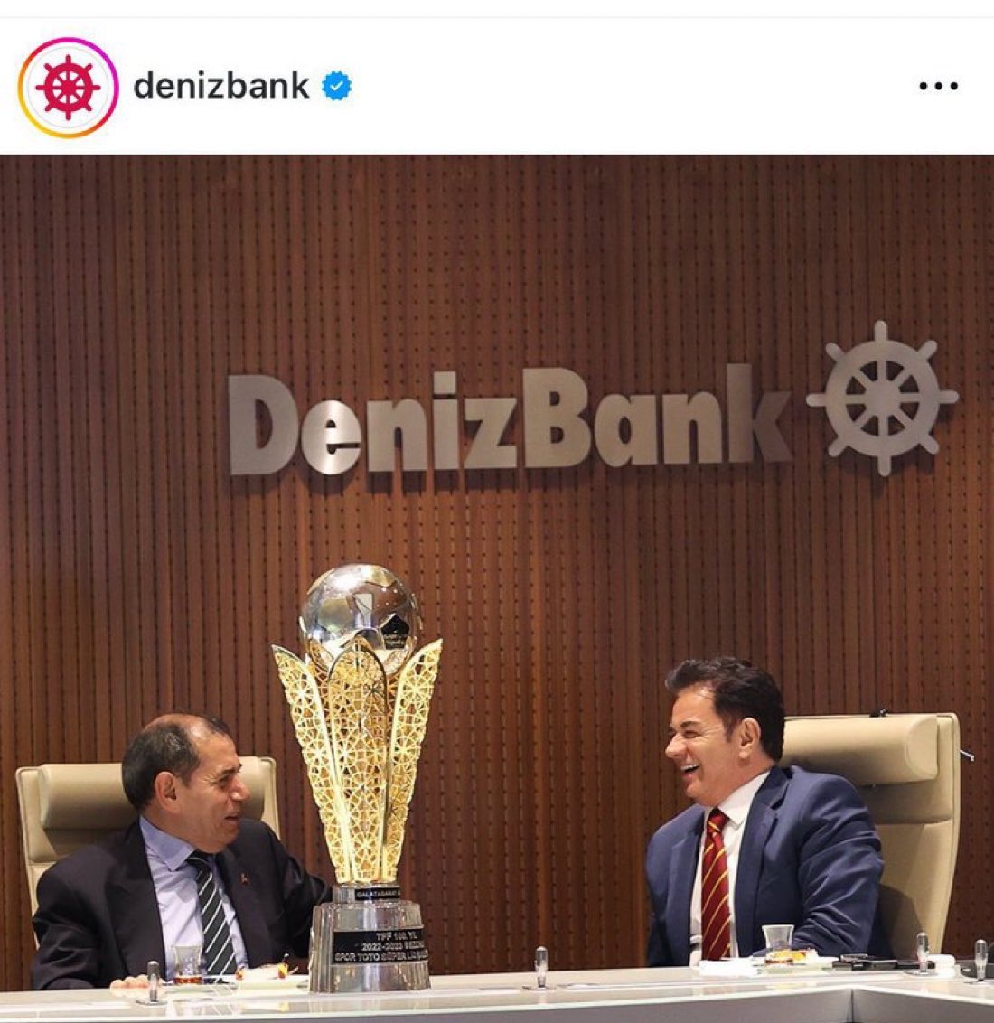 -Fenerbahçe bankalar birliğinden çıkamasın diye uğraşıyorlar
-Osimhen transferinde destek oldular
-Eski genel müdürü Hakan Ateş 240 yıl hapisle yargılanıyor
-Şu anki genel müdür Recep Baştuğ holigan düzeyde Gsli.

❌Denizbank kullanma, kullandırtma!