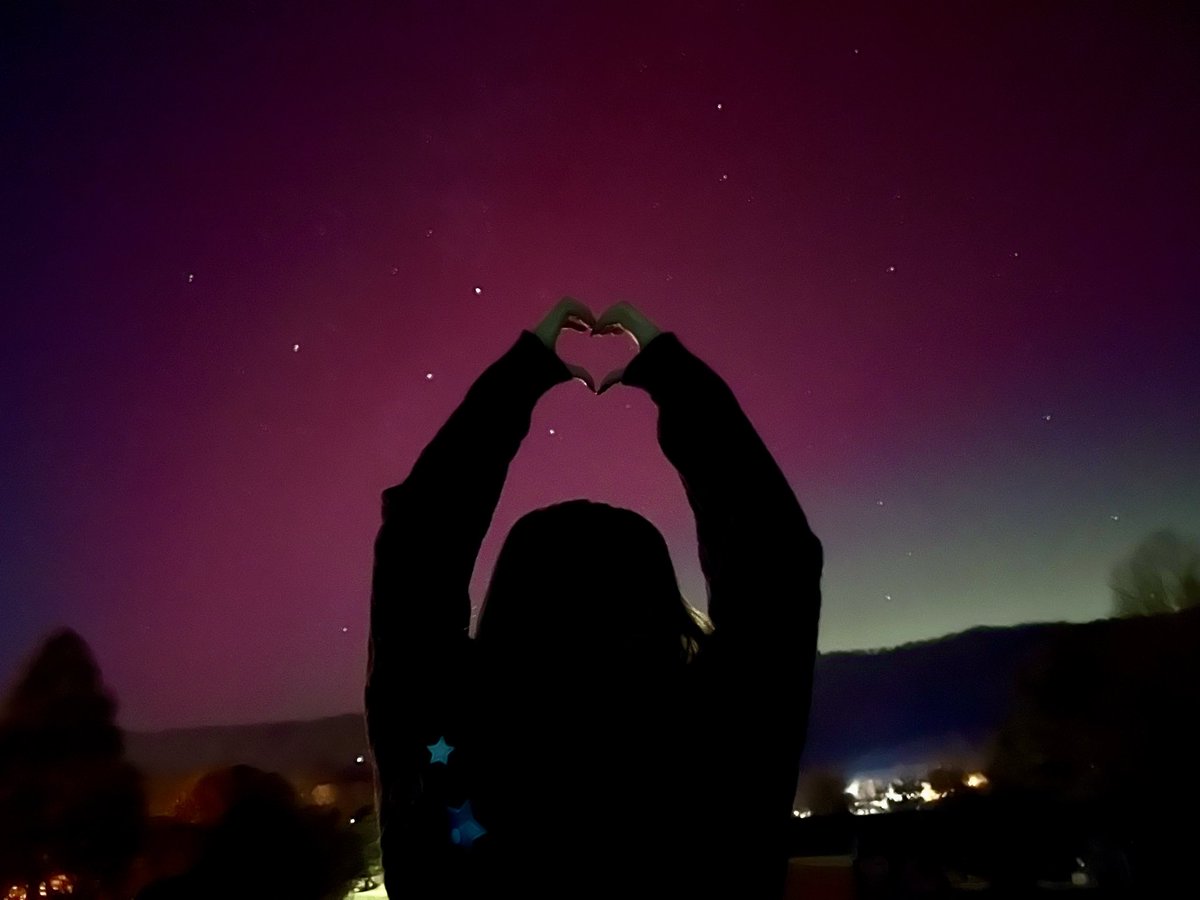 RCM_PICS's tweet image. I Searched Aurora Borealis 🌌🫶🏻….in my midnights cardigan of course #auroraborealis #aurora #TaylorSwift #midnights @taylornation13 @taylorswift13