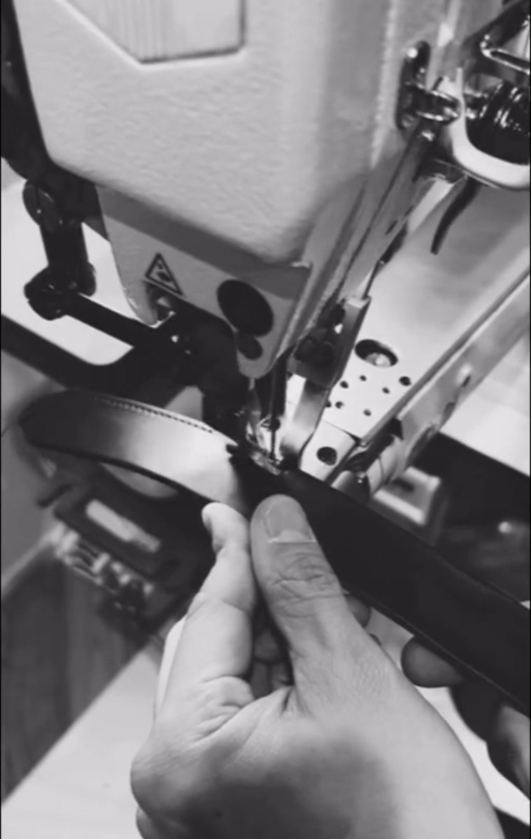 jsb3liveacc's tweet photo. 山下健二郎が自らの手で生み出す
ハンドメイドブランド
「 #DEXTROUS ( デクストラス )」🔨
山下健二郎が材料の仕入れから加工、製作まで全工程を手掛け一点ずつ丁寧に仕上げられた唯一無二のクラフト作品!
不定期でPOP-UPも行う予定なので、情報はInstagram をCHECK☑︎
https://t.co/ukAmQw7asy https://t.co/msO6IDRkfE