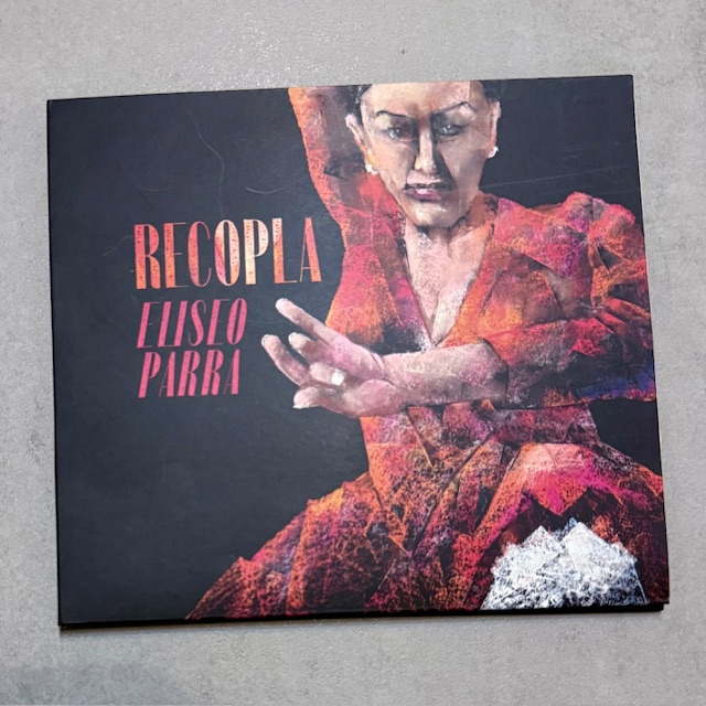 Este es un tesoro que no podemos pasar por alto. El ilustrísimo ELISEO PARRA ha dicho adiós a los escenarios, pero sigue pisando los estudios de grabación. Y allí nace este precioso #Recopla, homenaje a las canciones que aprendió de crío

#UnDiscoAlDía

undiscoaldia.com/eliseo-parra-r…