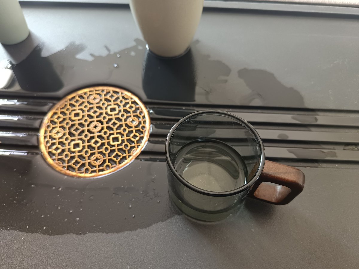 daxixi13's tweet photo. 人生就像这杯茶，由凉到开，茶凉了，人也就凉了。
所以得喝酒不能喝茶，邳州宿迁晚上有人喝酒吗 https://t.co/nySHDr93UG