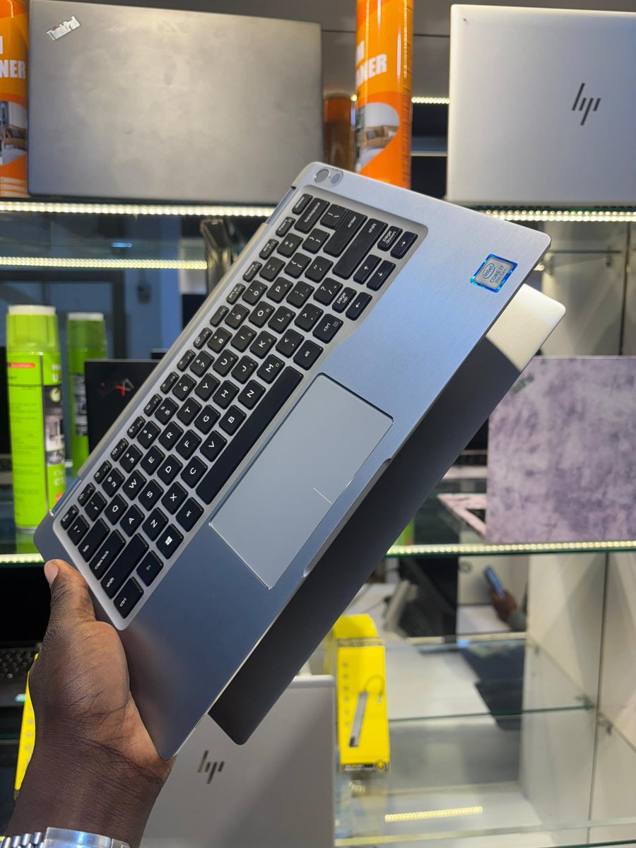 HAKIM934134's tweet image. Dell latitude 7400 2in1 metallic body 
Touch screen ✅x360 flip 
Core I7 ✅
16GB✅
512 ssd storage ✅
Backlight keyboard ✅
Excellent battery +original charger 
 1500,000 UGX 

WhatsApp /call +256704490638