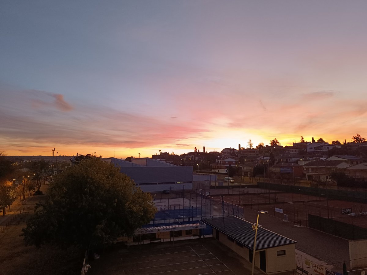 TheRebelGraphic's tweet photo. Necessito pintae aquests colors... 😍
#solixent #ponent #urgell #lacomarca https://t.co/TPotqCc9dP