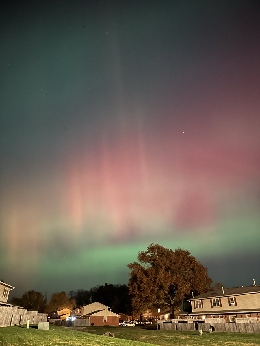 ma_gulum's tweet photo. Uzun zamandır listemdeydi kuzey ışıkları
Nihayet üstünü çizdim.
Soğuktu, sessizdi ama büyüleyiciydi.🌌 #aurora #indianausa🇺🇸 https://t.co/fMZ8BlYeba