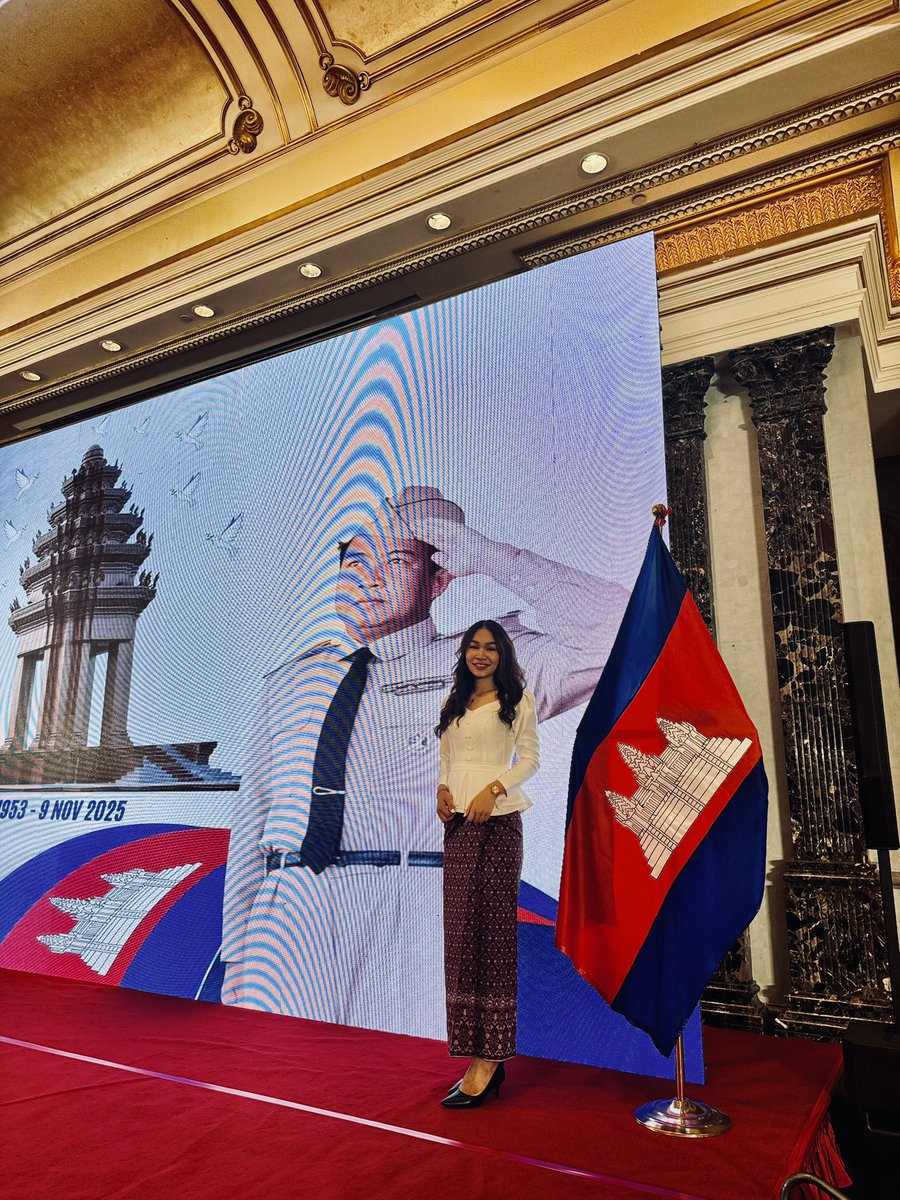 leabchin's tweet photo. 11 Nov 2025, The Royal Embassy of Cambodia in Beijing held a ceremony to commemorate the 72nd Anniversary of Cambodia’s Independence Day and the Establishment of the Royal Cambodian Armed Forces. https://t.co/mpQgSBeiSd