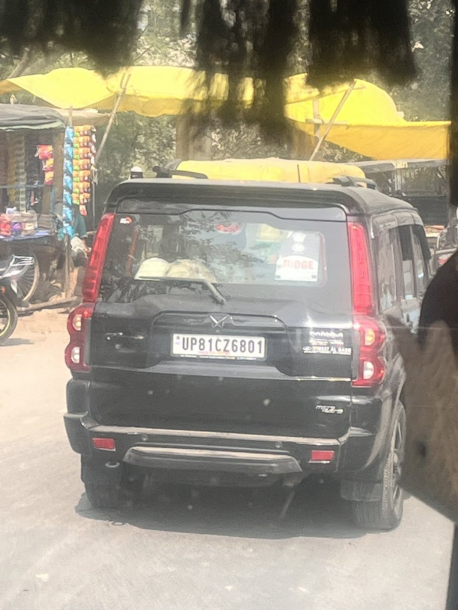 Amitanna91's tweet photo. न्यायधीश की स्कॉर्पियो में बकरे घूम रहे हैं ! और कितनी प्रगति चाहिए इस देश को ?
@aligarhpolice @aligarh @khurpenchh https://t.co/inTwECFevj