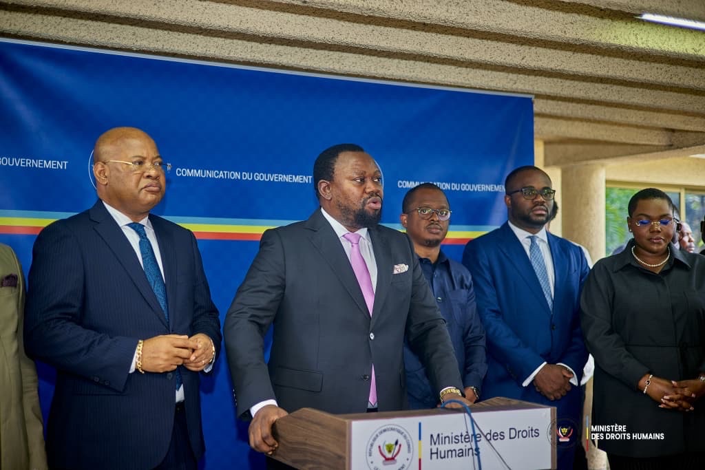 Le 10/11/2025, j’ai annoncé la reconnaissance internationale du génocide commis en RDC par le RWANDA. 

Le 11/11/2025, je suis attaqué dans les réseaux sociaux avec une histoire rocambolesque.

Le poison rwandais ne nous découragera pas.
Malheur aux compatriotes qui se laissent