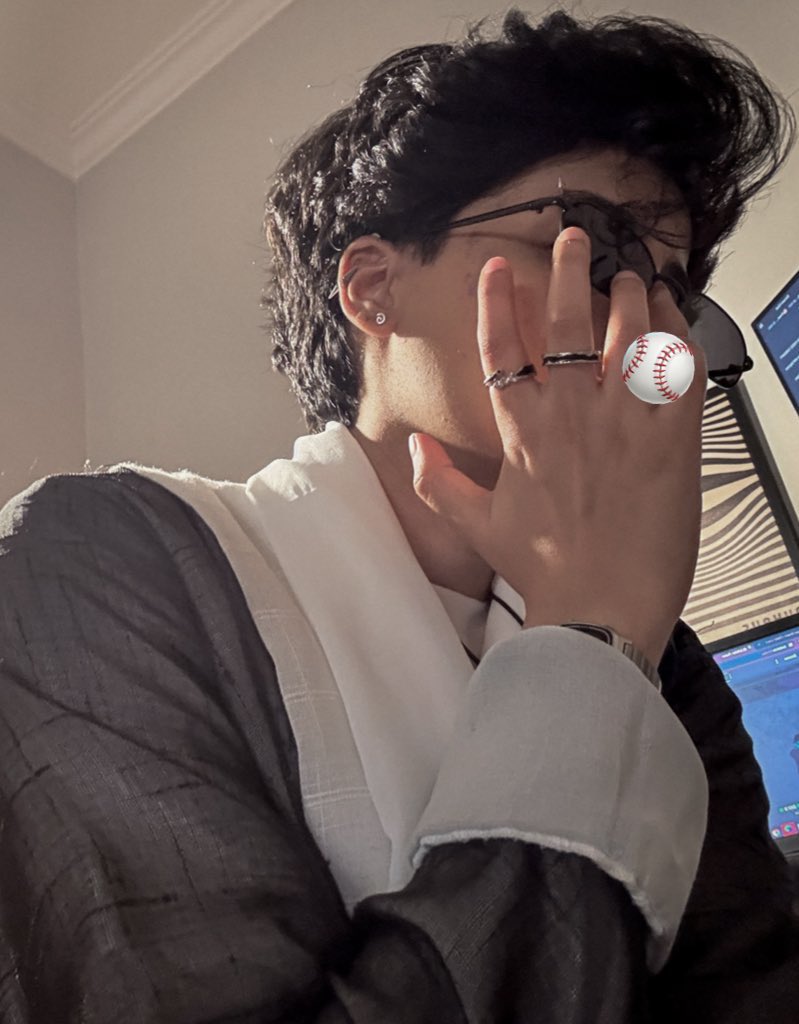 미모 (@rizzlerhim) on Twitter photo 