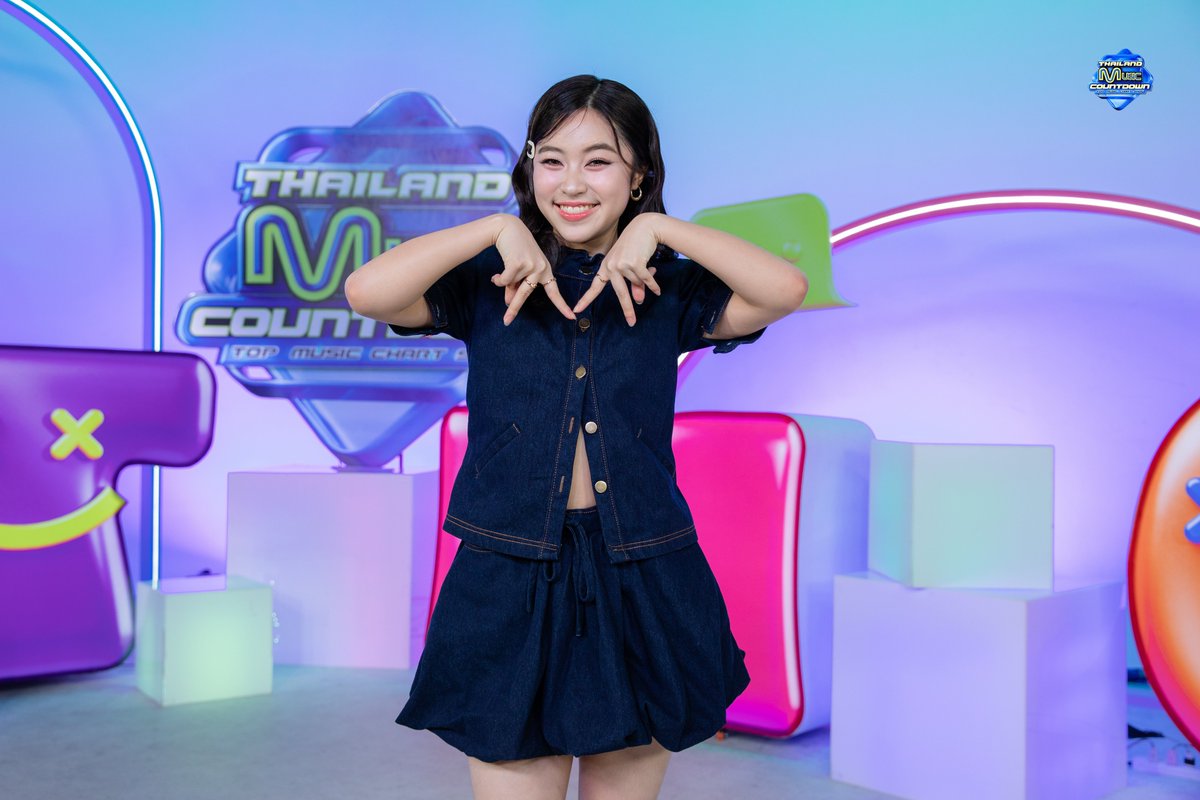 TMCcountdown's tweet photo. [𝑶𝑶𝑻𝑫✨] RISA NARISA - รักหมื่นครั้ง (Endlessly) | Thailand Music Countdown 

#RISANARISA #รักหมื่นครั้ง #TMC_EP25 #TMC2025 #ThailandMusicCountdown #TrueCJCreations #Ch3Thailand https://t.co/svpoVRSMNS