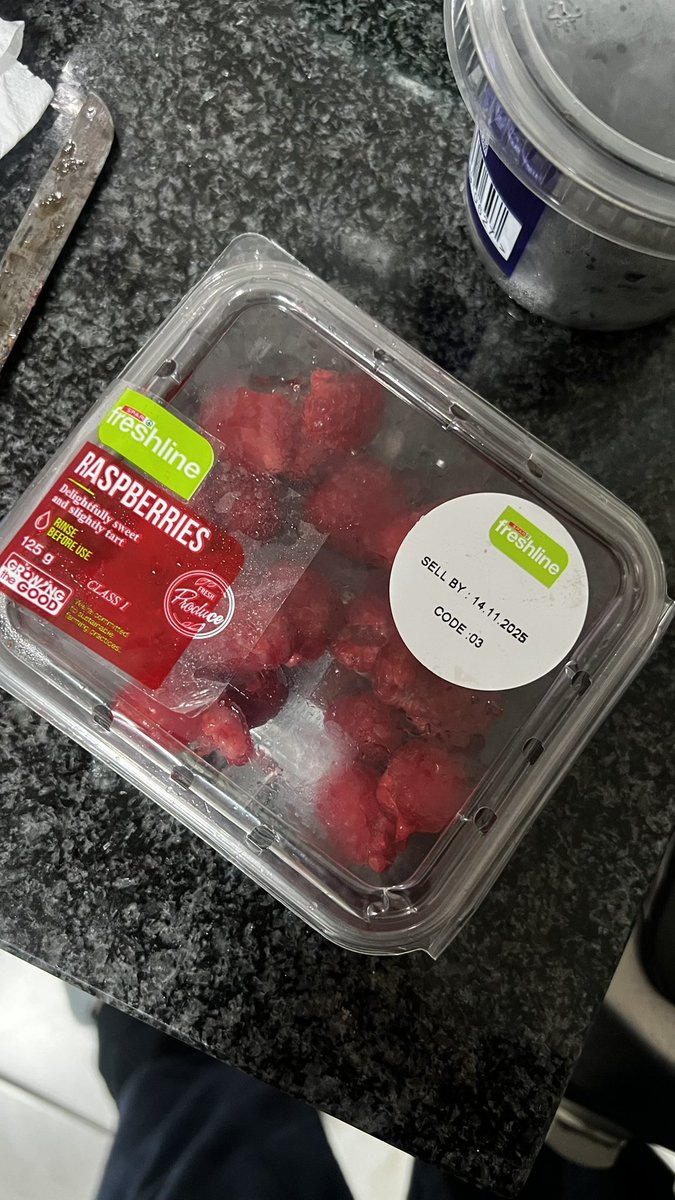 Afrozaisbasic's tweet photo. @My_SPAR kindly come to the front and explain this!! Bought them yesterday from spar parkmore. Ridiculously disgusting https://t.co/HosdtUekPA