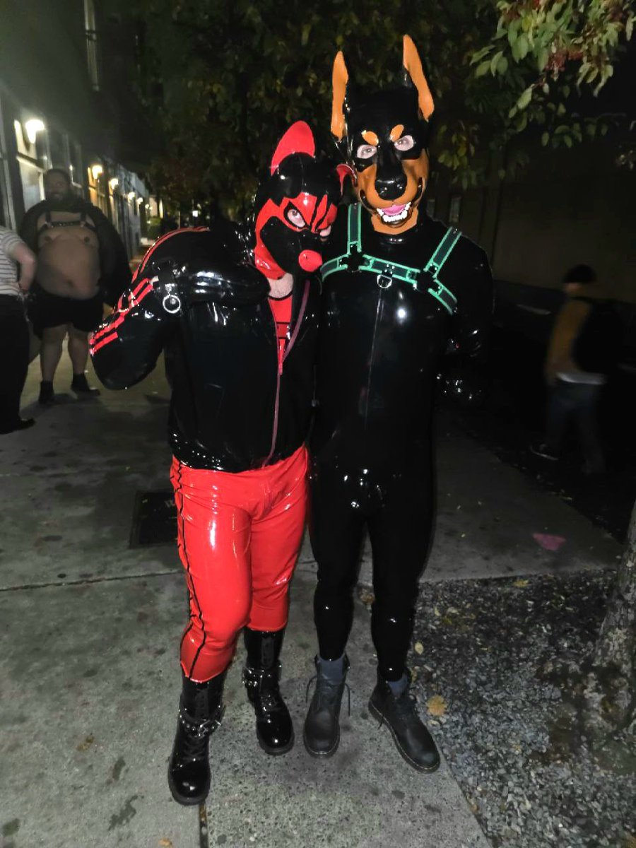 A little rubbery moment with my bud <a href="/CumuloWolf/">Cumulo Wolf</a> who came to visit! He looks SO GOOD in his new rubbers hehe!