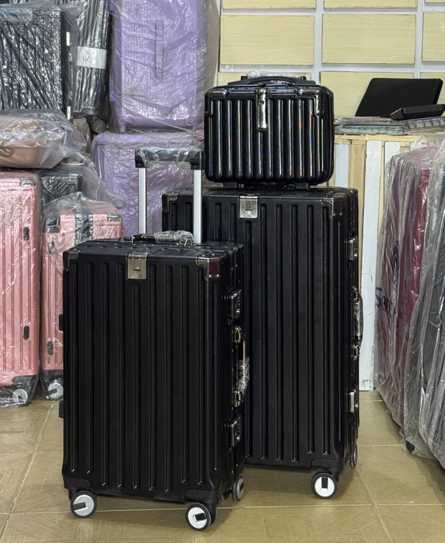FatimaJiya3's tweet photo. Hardshell luggage 🧳 sets 3 pieces #200k
Made of durable polycarbonate materials anti-breakage and lightweight 
https://t.co/mri5hRIvRv

WhatsApp 08180334254.
Kano State/Minna, Niger State,Nigeria 🇳🇬 https://t.co/ujsTrXYot7