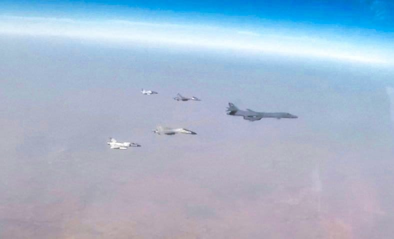 DDIndialive's tweet photo. The Indian Air Force and United States Air Force are conducting a bilateral exercise from 10–13 November 2025 to enhance mutual learning and operational interoperability. The USAF is participating with the B-1B Lancer aircraft.

#IAF #USAF #Interoperability #StrengthInPartnership

@DefenceMinIndia @SpokespersonMoD  @adgpi  @indiannavy @IndiannavyMedia @CareerinIAF @usairforce @IndianEmbassyUS @USAndIndia @MEAIndia