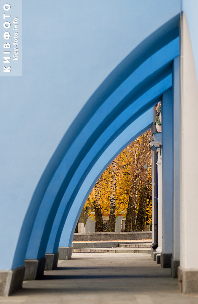 kievfoto's tweet photo. Осінні ноти центральних вулиць #Київ #Kyiv #київфото #осіньвкиєві #осіннійкиїв #осінь2025 #осіннійнастрій #оболонь #fallmood #fall2025 #fallvibes #lovefall https://t.co/jfxWvDbd5t