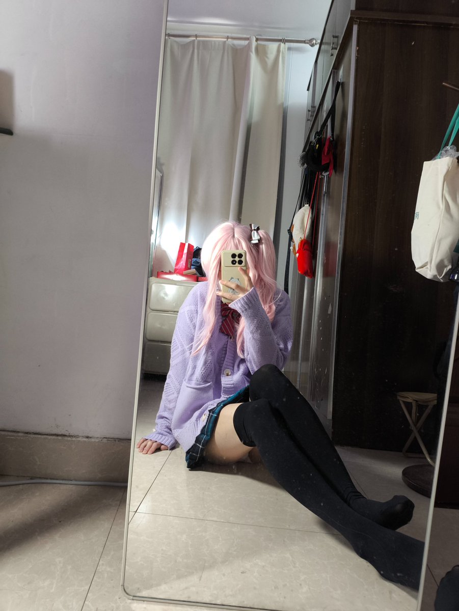 阴暗自拍男
#伪娘