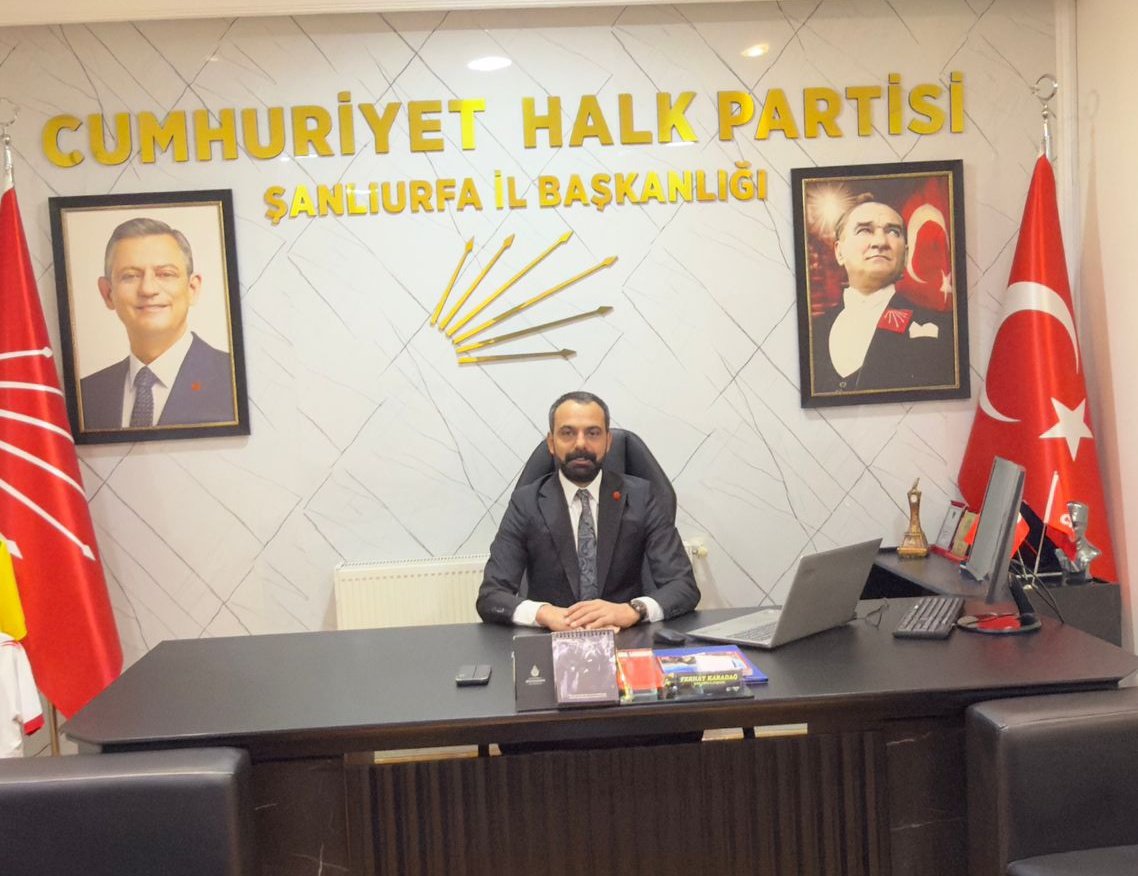 sanliurfa_chp's tweet image. Bugün, CHP Şanlıurfa il başkanlığımızda, il başkan yrd. Mehmet Melik nöbetçi.
Soru, görüş ve önerileriniz için tüm Şanlıurfalı hemşehrilerimizi çay içmeye bekliyoruz!

#sanlıurfa

@herkesicinCHP @eczozgurozel @EnsarAytekin10 @karadagferhatt @MTanal @Mehmedmelik1