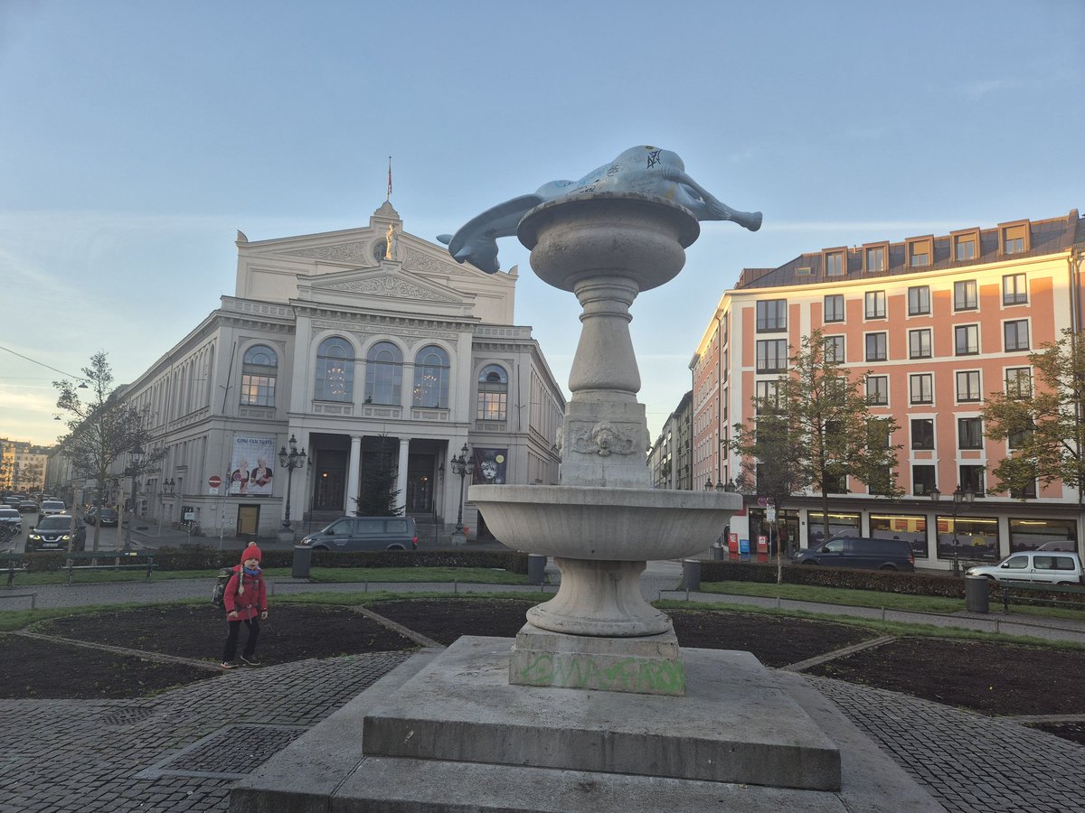 Hallo <a href="/GlockenTweet/">Christian</a>,
wo ist denn das Pferd her?
#gärtnerplatz