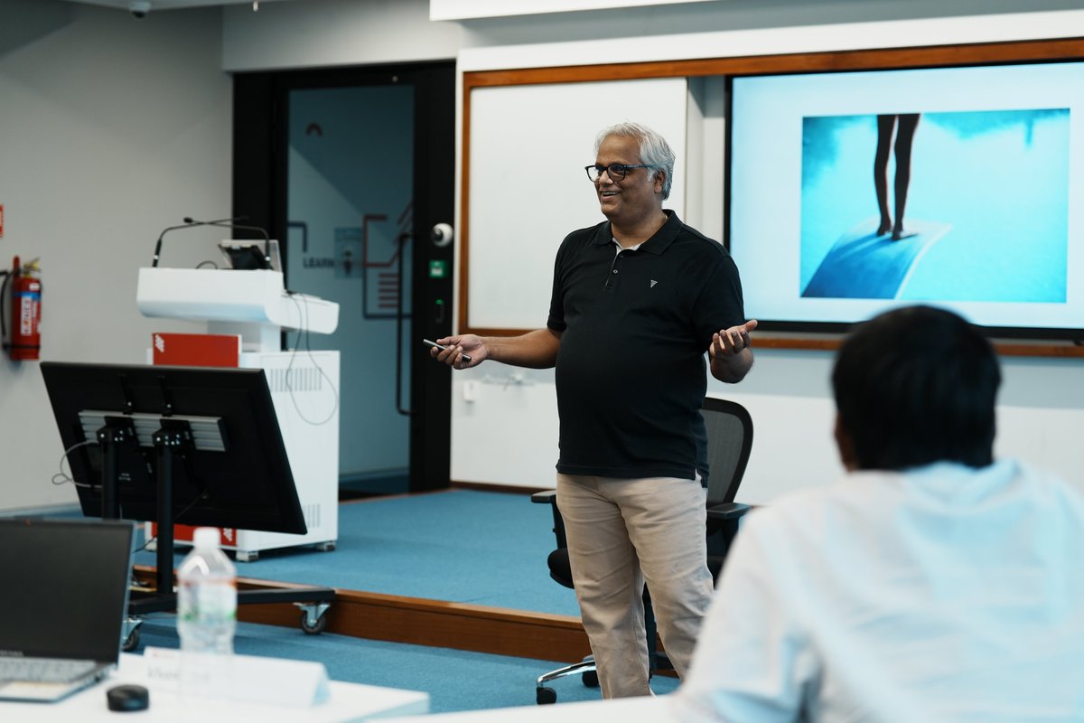 vinaykanchan5's tweet photo. #trainerlife #speakerlife #authorlife
Back at the @JioInstitute1 today.
Looking forward to ignite minds and make new connections. https://t.co/YxjGMv9CuN