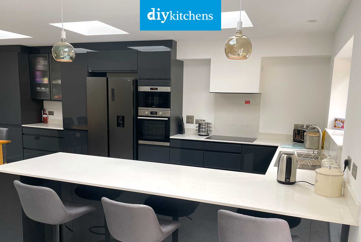 DIY_Kitchens's tweet photo. 🌟 John from Hartley shows us his completed Innova Luca Gloss Graphite Handleless #kitchen, supplied by DIY Kitchens (Ref:4199) - https://t.co/lMhkfaX2cQ

Visit https://t.co/mDGIyY2X5f to see how much you could save on your dream kitchen! 

#luca #handlelesskitchens #kitchens https://t.co/ojfoDG05qW
