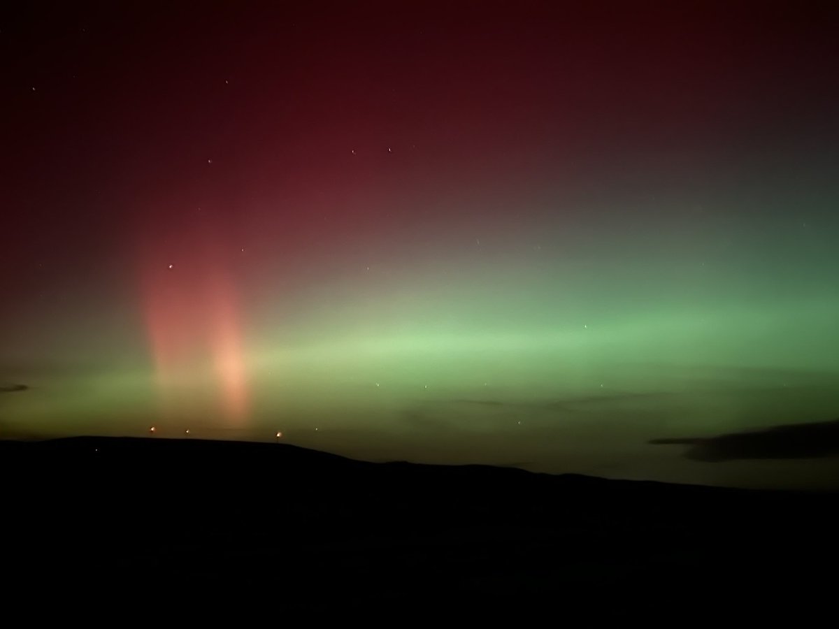 tpsilas18's tweet photo. No words for tonight’s #aurora display. Just wow. #utwx #wywx https://t.co/ymD6EKQ731