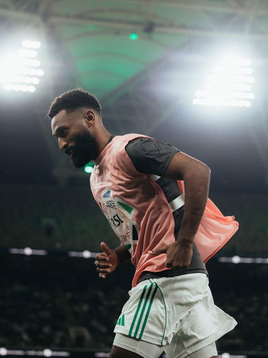 ماهو عتب لكن ودي اشوفك تستغل الجزئيات ذي 🙏🏻

ادري ان تكتيك المدرب واوقات طلباته منك ضغطتك وخلتك كا مهاجم اقل شراسه لكن الان فرصتك 💚

امنيتي اشوفك مهاجم اناني ابغى اشوفك تعامل كل كورة تلمس رجلك على انها من لمسة وحده والخيار الوحيد اللي تملكه التسديد…أسعى لارقامك الشخصية لان ذا